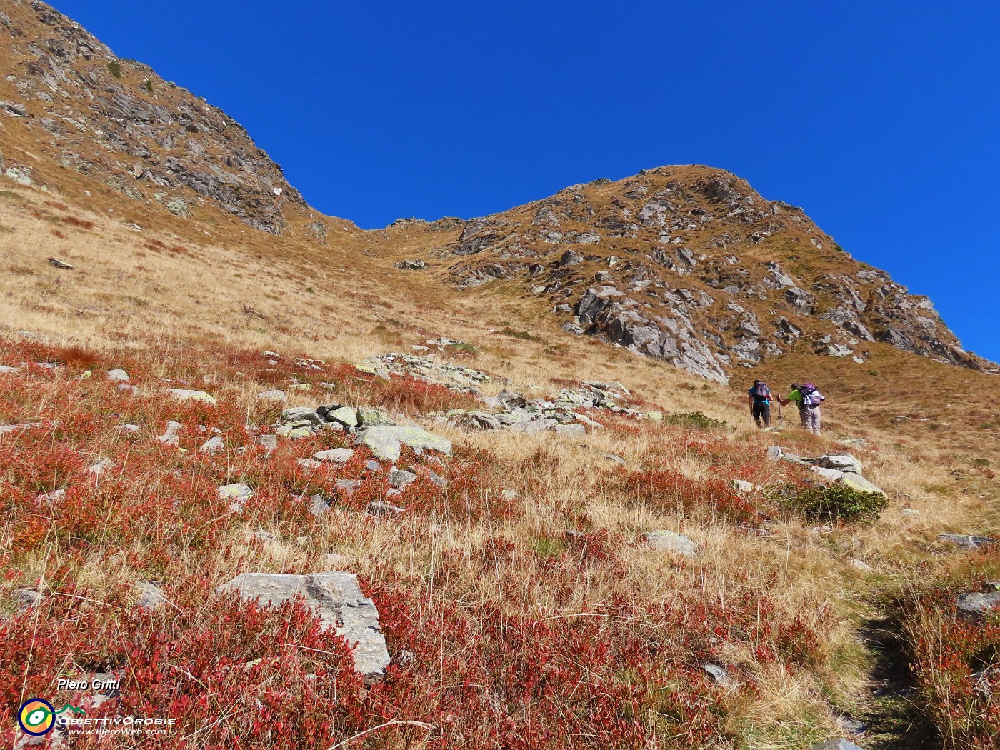 39 Sul sentiero a tornanti per Bocchetta di Budria.JPG
